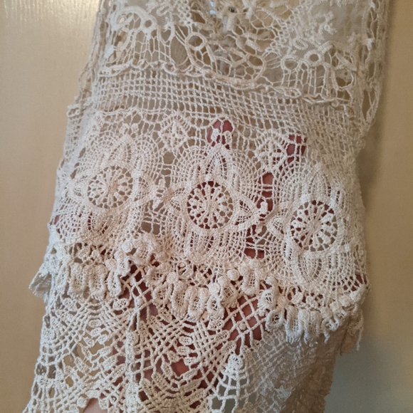 Roommates Lacey Top - Picture 2 of 7